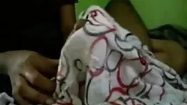 বড় সুন্দরী মহিলা সে ...