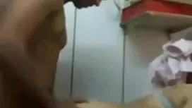 কলার. বড় সুন্দরী সে ...