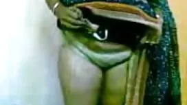 বড় সুন্দরী মহিলা সে ...