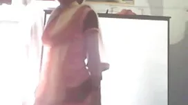 আবক্ষ মূর্তি-মধ্যে গ ...