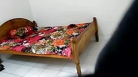 বহুবার-অ্যাশলে লেন-এ ...